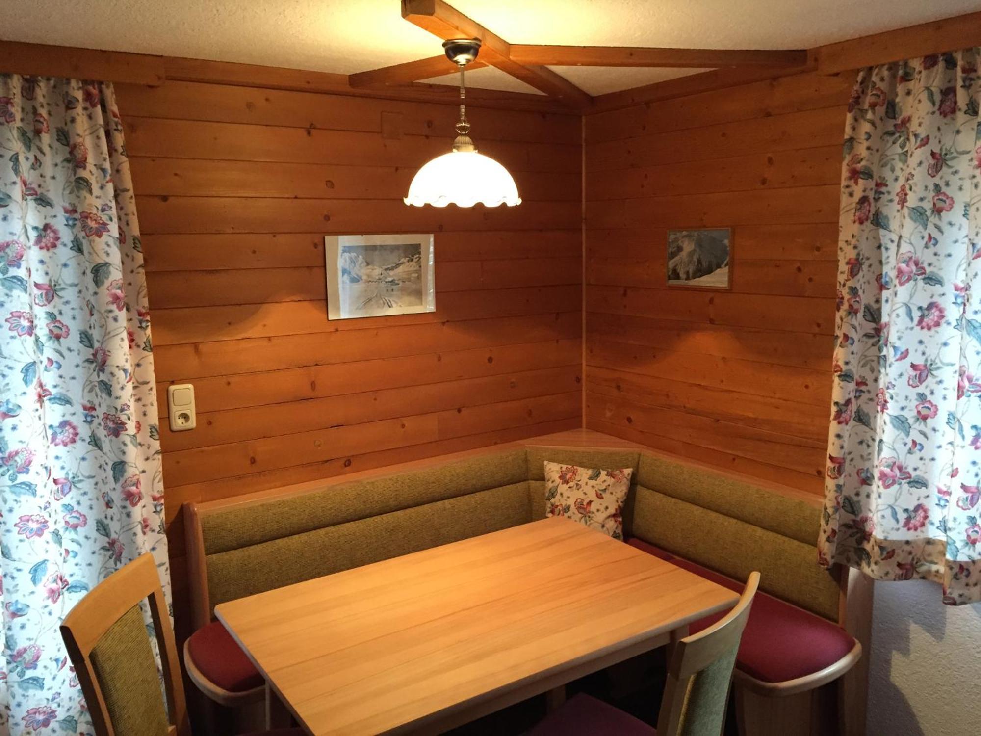 Haus Steissbach Lägenhet Sankt Anton am Arlberg Exteriör bild